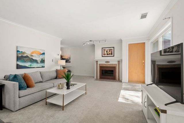 20 N Stone Mill Dr 1026, Dedham, MA 02026