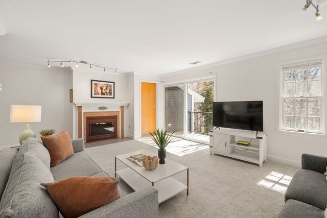 20 N Stone Mill Dr 1026, Dedham, MA 02026