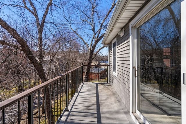 20 N Stone Mill Dr 1026, Dedham, MA 02026