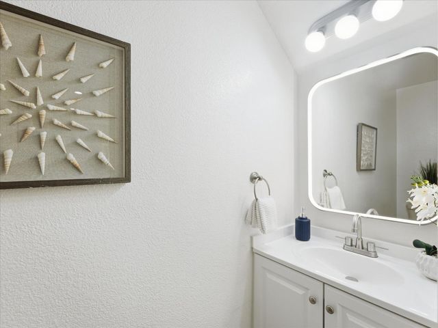 19811 Portal Plaza, Cupertino, CA 95014