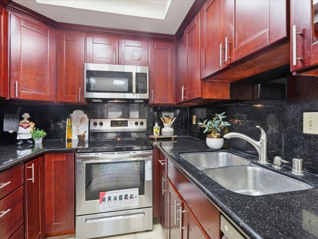 19811 Portal Plaza, Cupertino, CA 95014