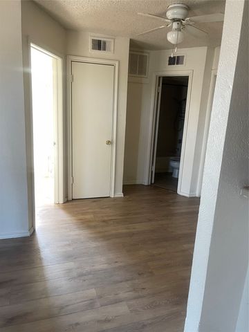 9520 Royal Lane 306, Dallas, TX 75243