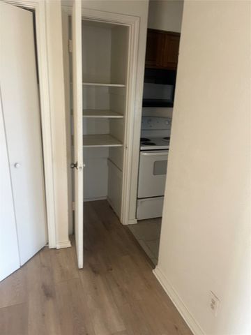 9520 Royal Lane 306, Dallas, TX 75243