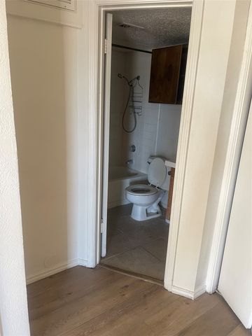 9520 Royal Lane 306, Dallas, TX 75243