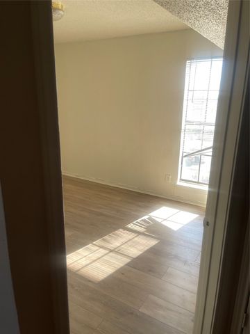 9520 Royal Lane 306, Dallas, TX 75243