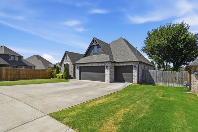 702 N 86th Street, Broken Arrow, OK 74014