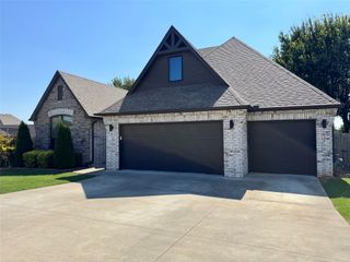 702 N 86th Street, Broken Arrow, OK 74014