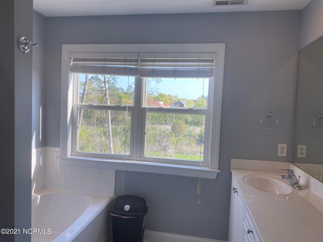 213 River Gate Lane, Wilmington, NC 28412