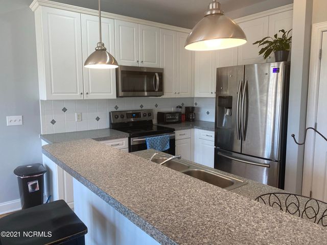 213 River Gate Lane, Wilmington, NC 28412
