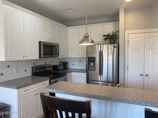 213 River Gate Lane, Wilmington, NC 28412