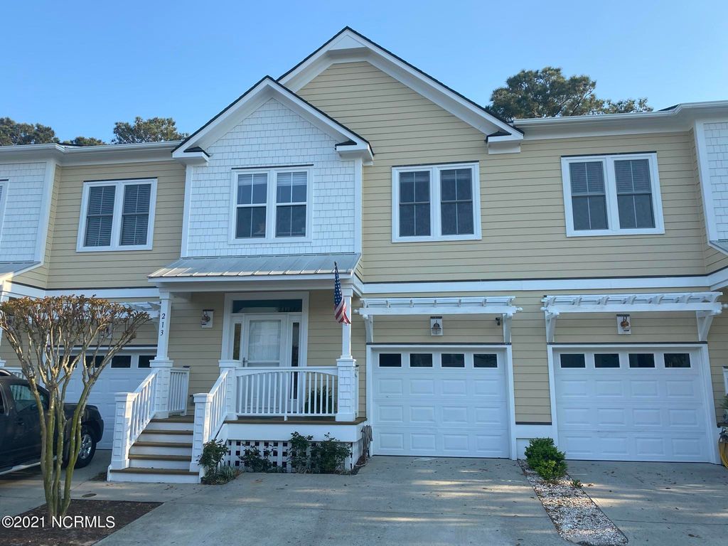 213 River Gate Lane, Wilmington, NC 28412
