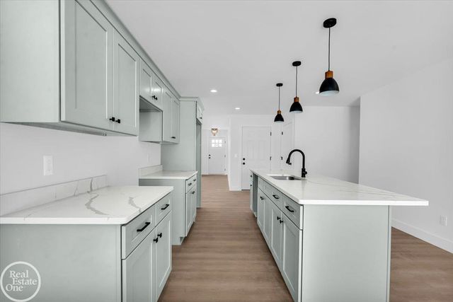 252 Shelldrake Lane, Saint Clair, MI 48079