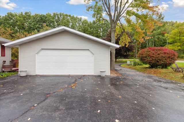 1132 Clubhouse Drive, Lake Isabella, MI 48893