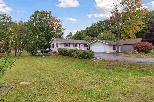 1132 Clubhouse Drive, Lake Isabella, MI 48893