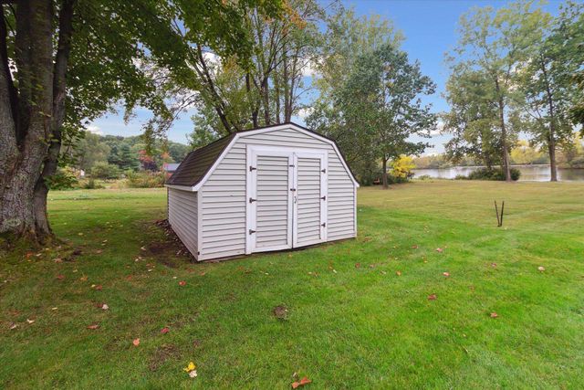1132 Clubhouse Drive, Lake Isabella, MI 48893
