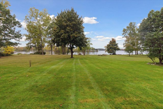 1132 Clubhouse Drive, Lake Isabella, MI 48893