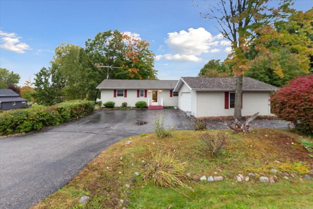 1132 Clubhouse Drive, Lake Isabella, MI 48893