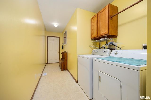 660 N PLEASANT HILL Road, East Peoria, IL 61611