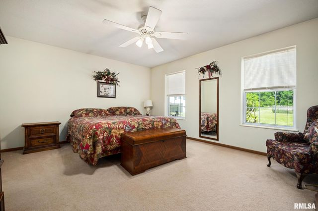 660 N PLEASANT HILL Road, East Peoria, IL 61611