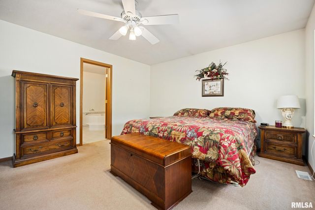 660 N PLEASANT HILL Road, East Peoria, IL 61611