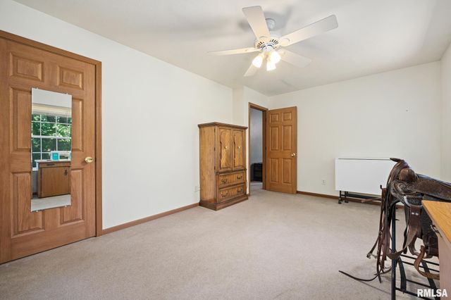 660 N PLEASANT HILL Road, East Peoria, IL 61611
