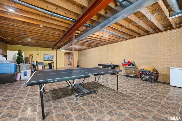 660 N PLEASANT HILL Road, East Peoria, IL 61611
