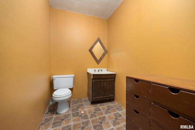 660 N PLEASANT HILL Road, East Peoria, IL 61611