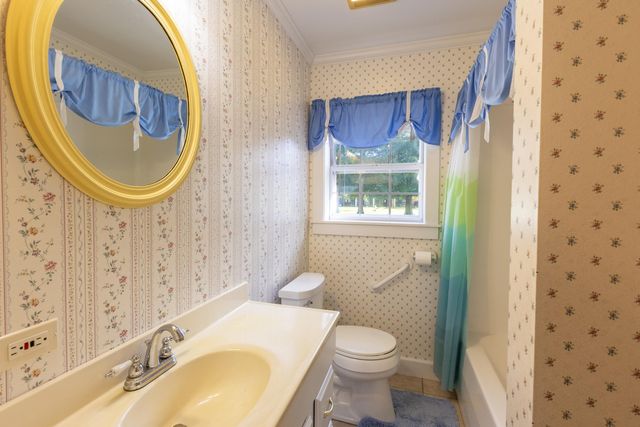 175 Lakeview Dr, Raceland, LA 70394