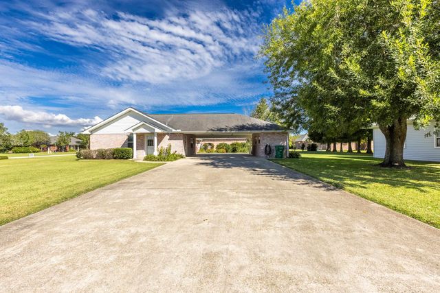 175 Lakeview Dr, Raceland, LA 70394