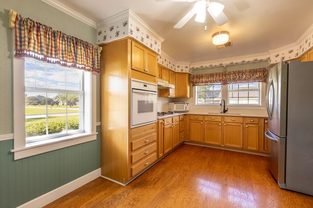 175 Lakeview Dr, Raceland, LA 70394