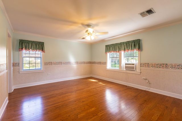 175 Lakeview Dr, Raceland, LA 70394