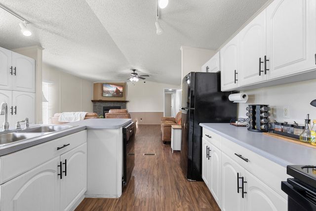 2592 County Rd 152, Bedias, TX 77831