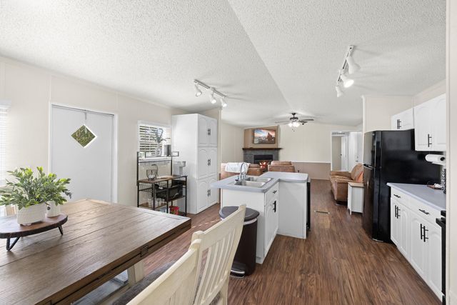 2592 County Rd 152, Bedias, TX 77831