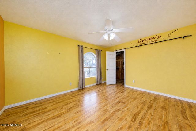 2336 E WALTANN Lane, Phoenix, AZ 85022
