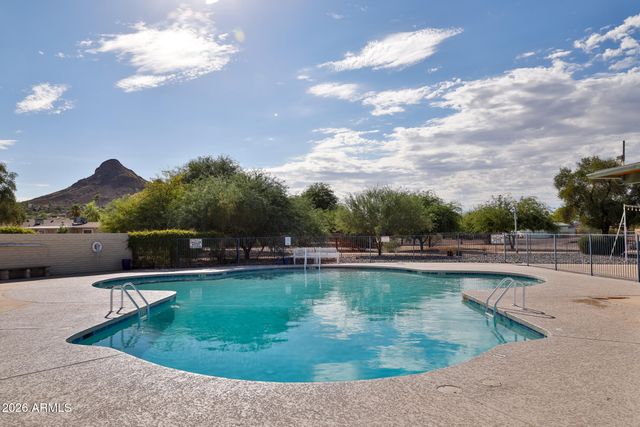 2336 E WALTANN Lane, Phoenix, AZ 85022