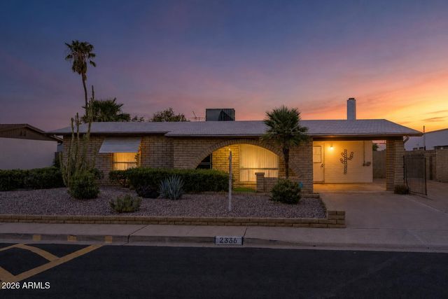 2336 E WALTANN Lane, Phoenix, AZ 85022