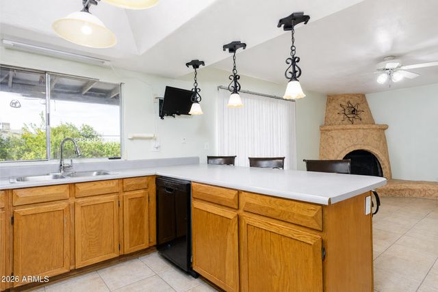 2336 E WALTANN Lane, Phoenix, AZ 85022