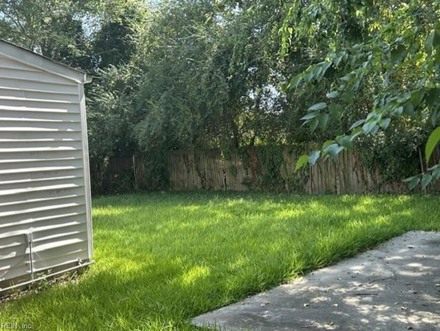 813 Johnstons RD, Norfolk, VA 23513