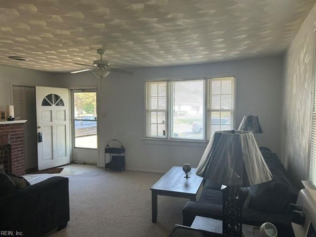 813 Johnstons RD, Norfolk, VA 23513