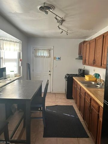 813 Johnstons RD, Norfolk, VA 23513