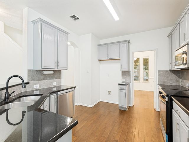 8713 Nairn Street, Rowlett, TX 75089