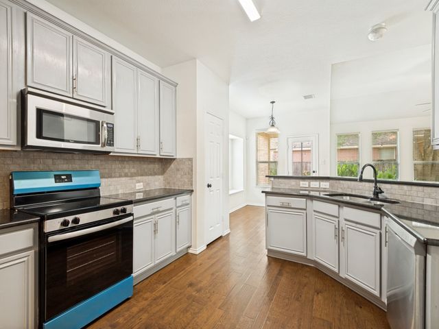 8713 Nairn Street, Rowlett, TX 75089