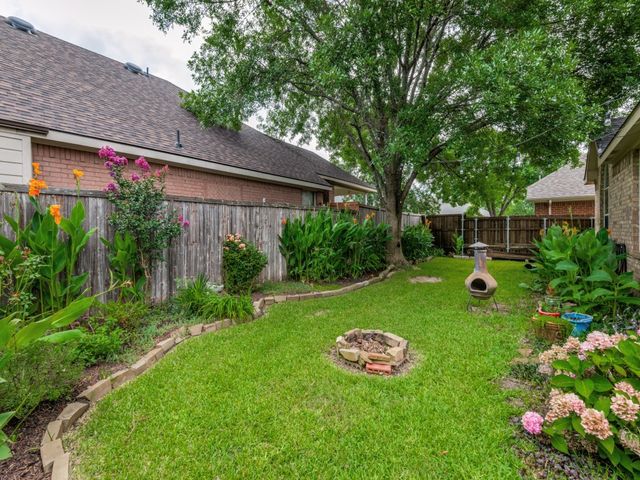 8713 Nairn Street, Rowlett, TX 75089