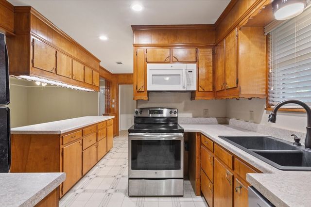 8756 Panther Drive, Woodway, TX 76712