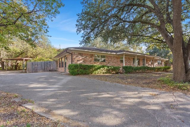 8756 Panther Drive, Woodway, TX 76712