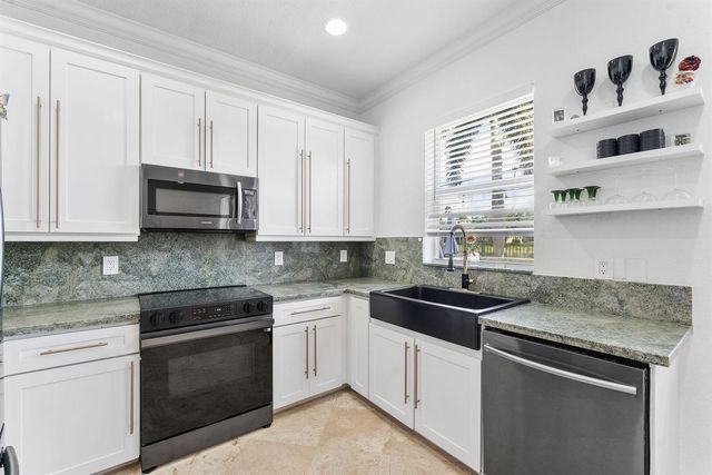 7942 Parsons Pine Drive, Boynton Beach, FL 33437