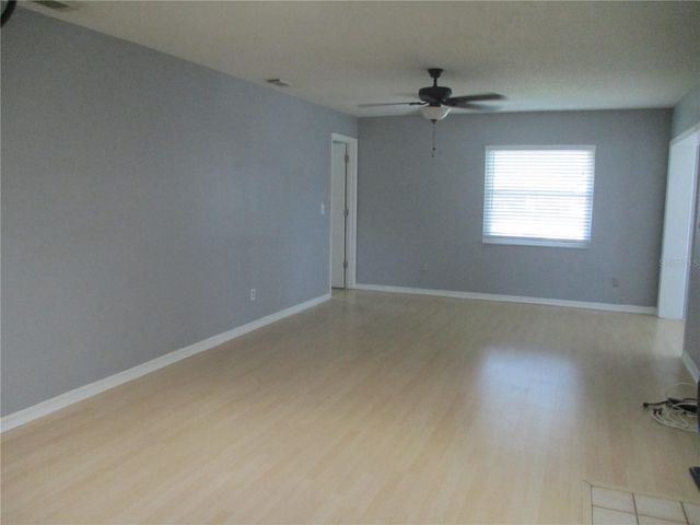 2124 HAILSTONE CIRCLE, Sun City Center, FL 33573