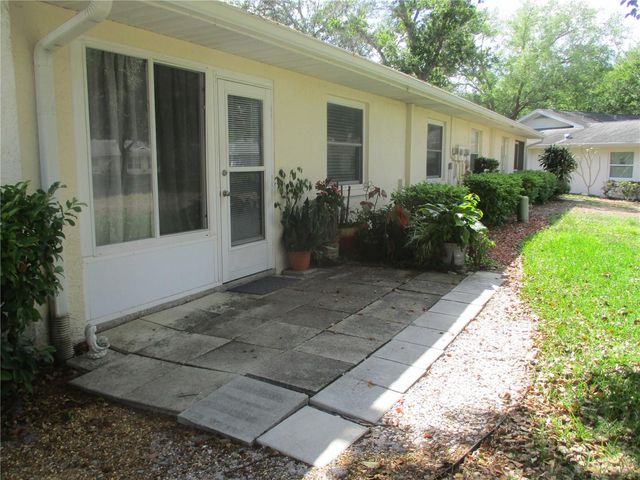 2124 HAILSTONE CIRCLE, Sun City Center, FL 33573