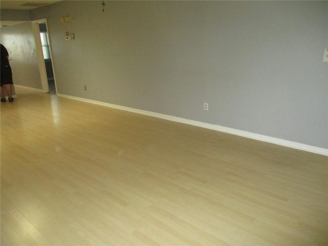 2124 HAILSTONE CIRCLE, Sun City Center, FL 33573