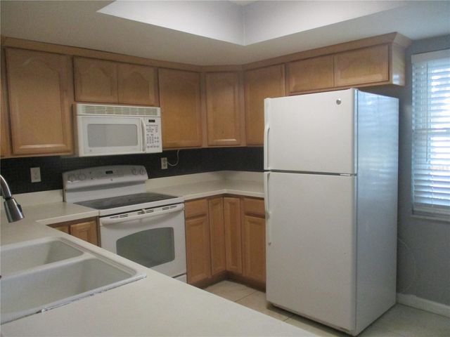 2124 HAILSTONE CIRCLE, Sun City Center, FL 33573